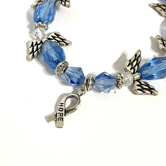Angel wings bracelet. - Picture 2 of 3